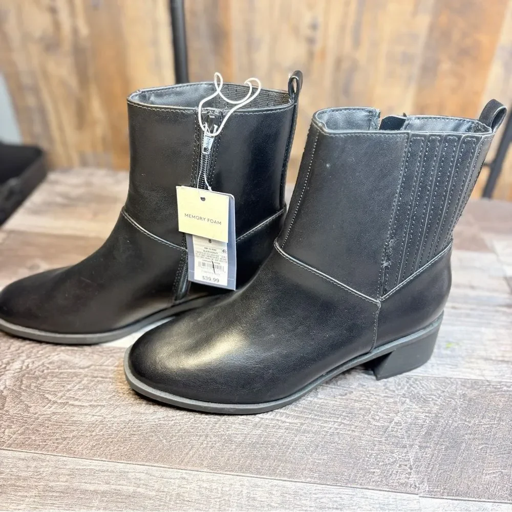 Size 8 black ankle zip up boots, nwt